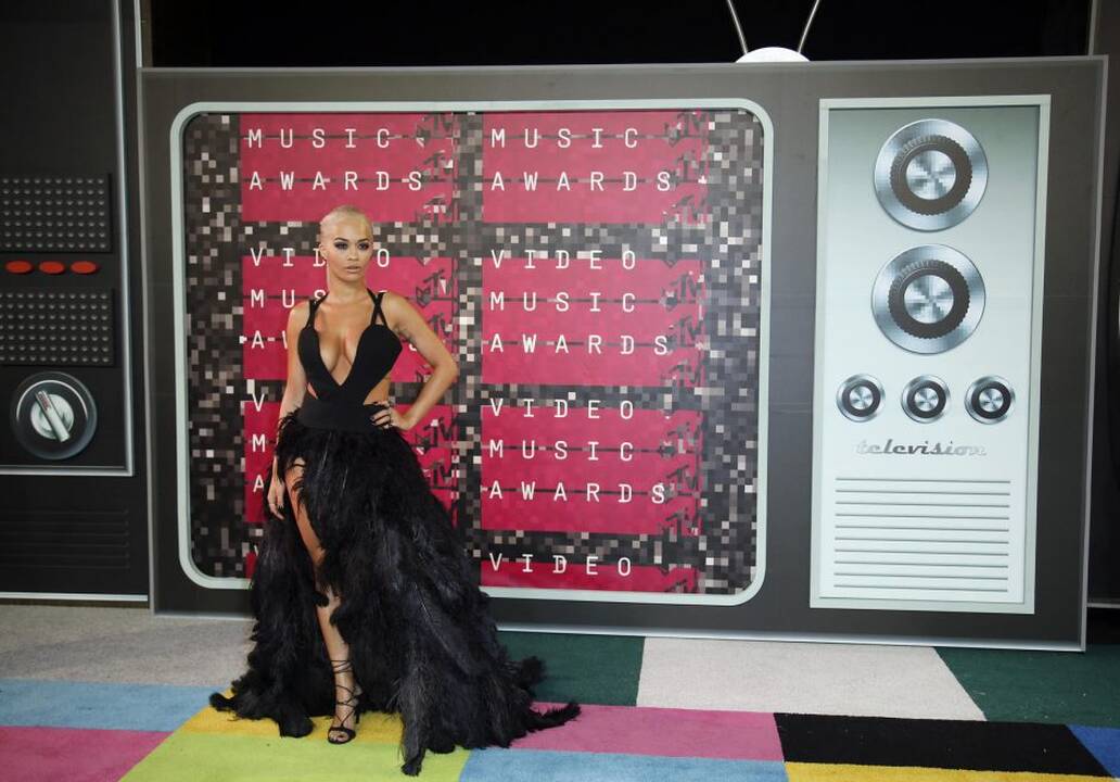 MTV muzikos apdovanojimų ceremonija 2015