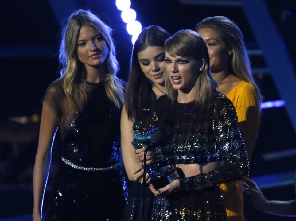 MTV muzikos apdovanojimų ceremonija 2015