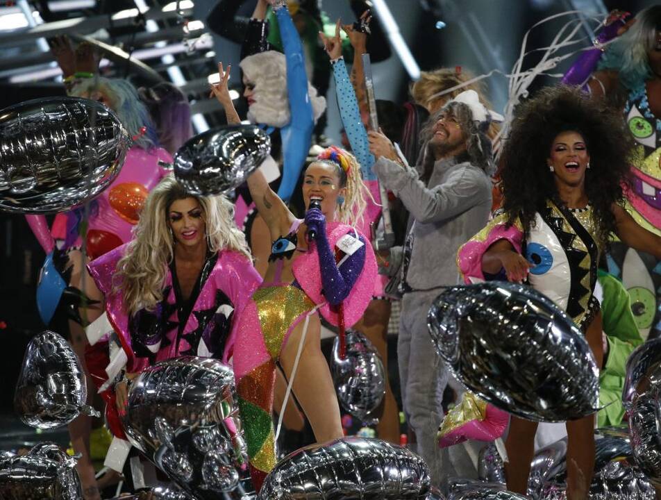 MTV muzikos apdovanojimų ceremonija 2015