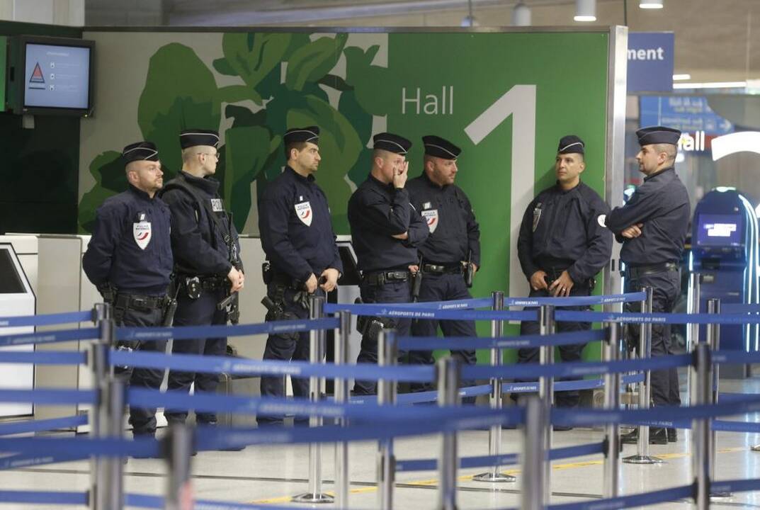 Sudužo iš Paryžiaus į Kairą skridęs lėktuvas