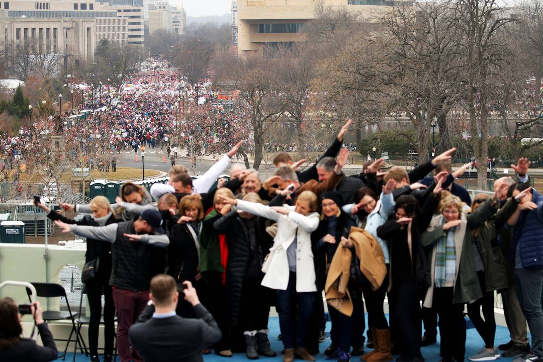 Moterys protestuoja prieš D. Trumpą