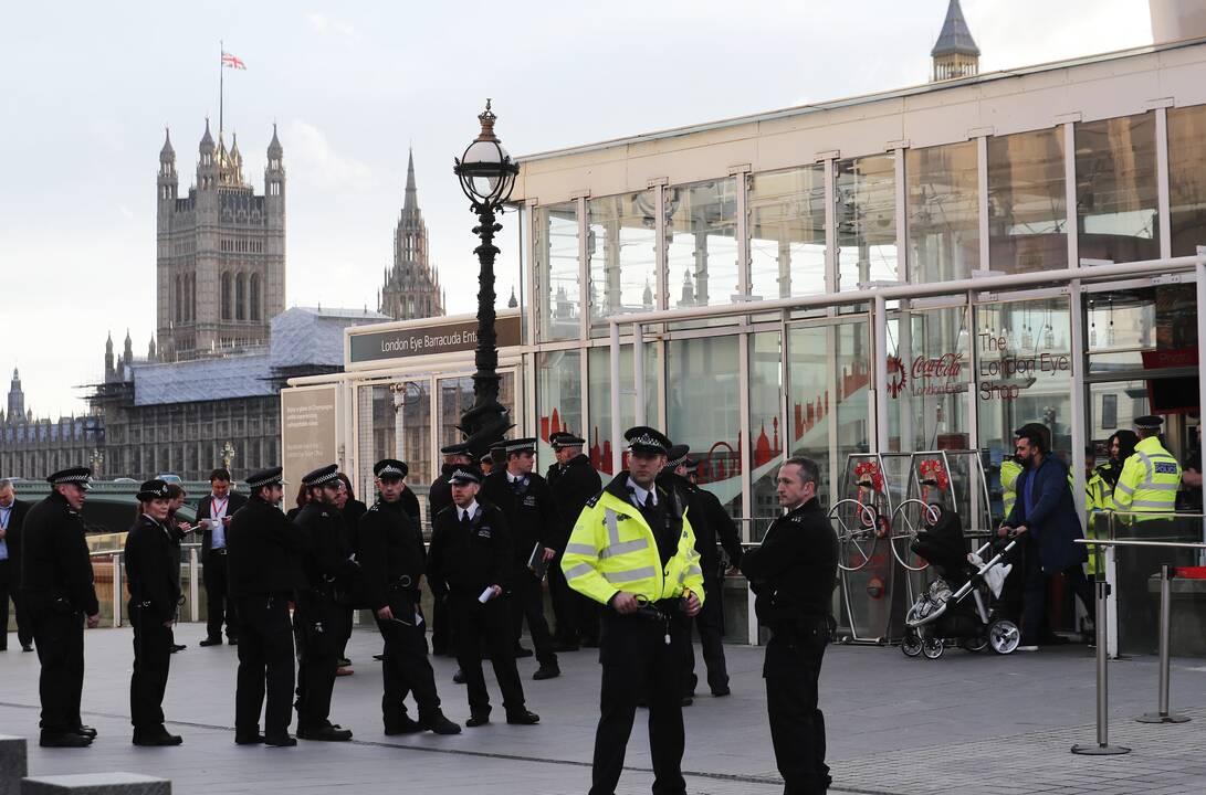 Kruvinas išpuolis prie Britanijos parlamento