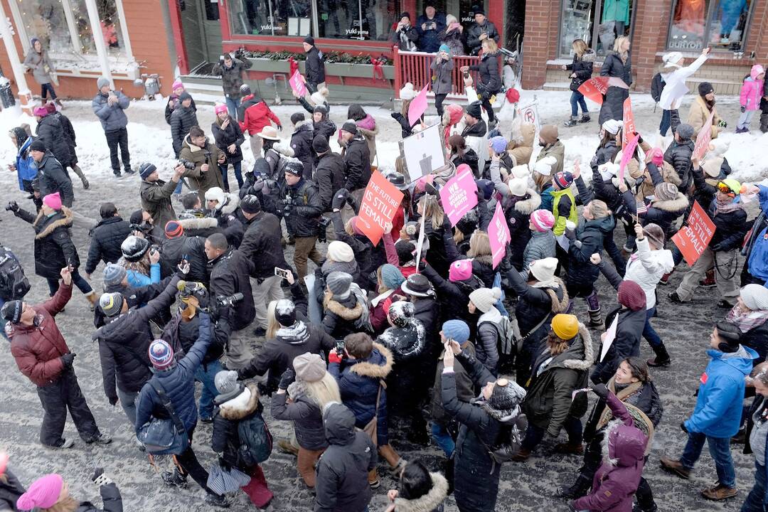 Moterys protestuoja prieš D. Trumpą