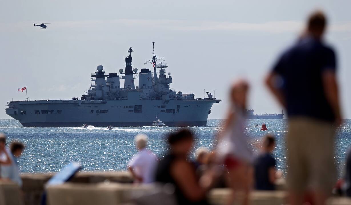 Ginčas dėl Gibraltaro: britų karo laivai traukia į Viduržemio jūrą