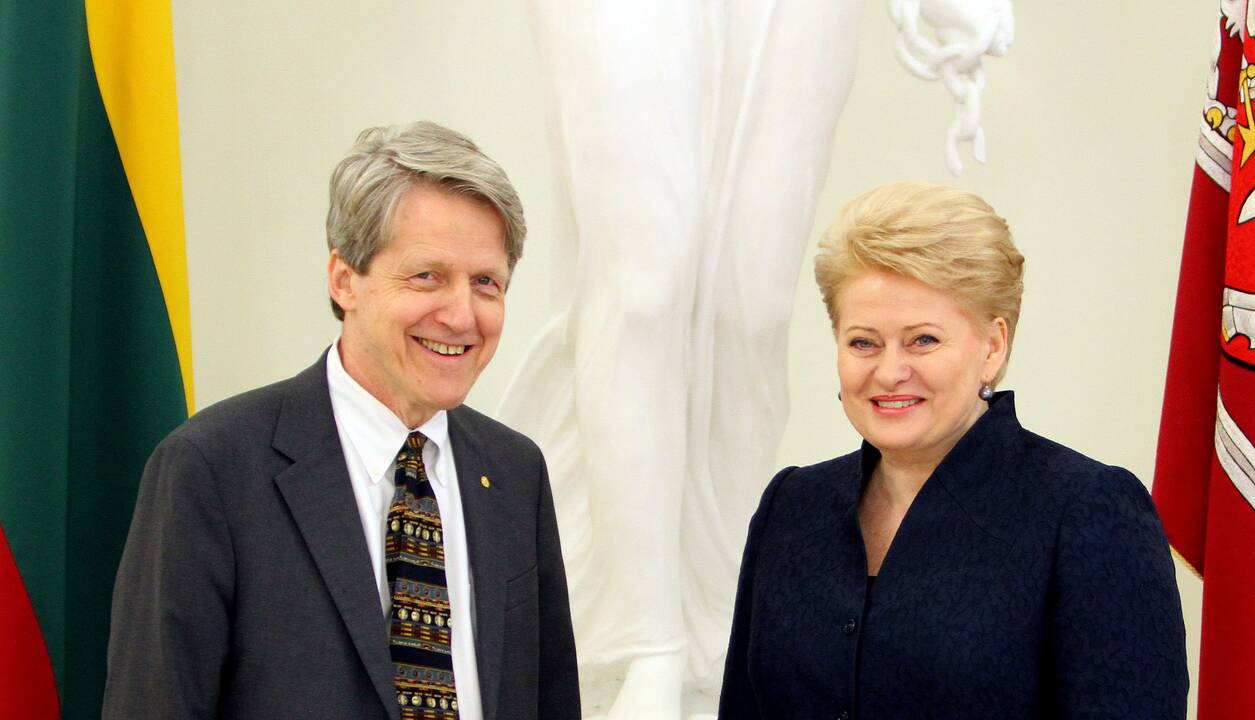 Robertas J. Shilleris ir Dalia Grybauskaitė