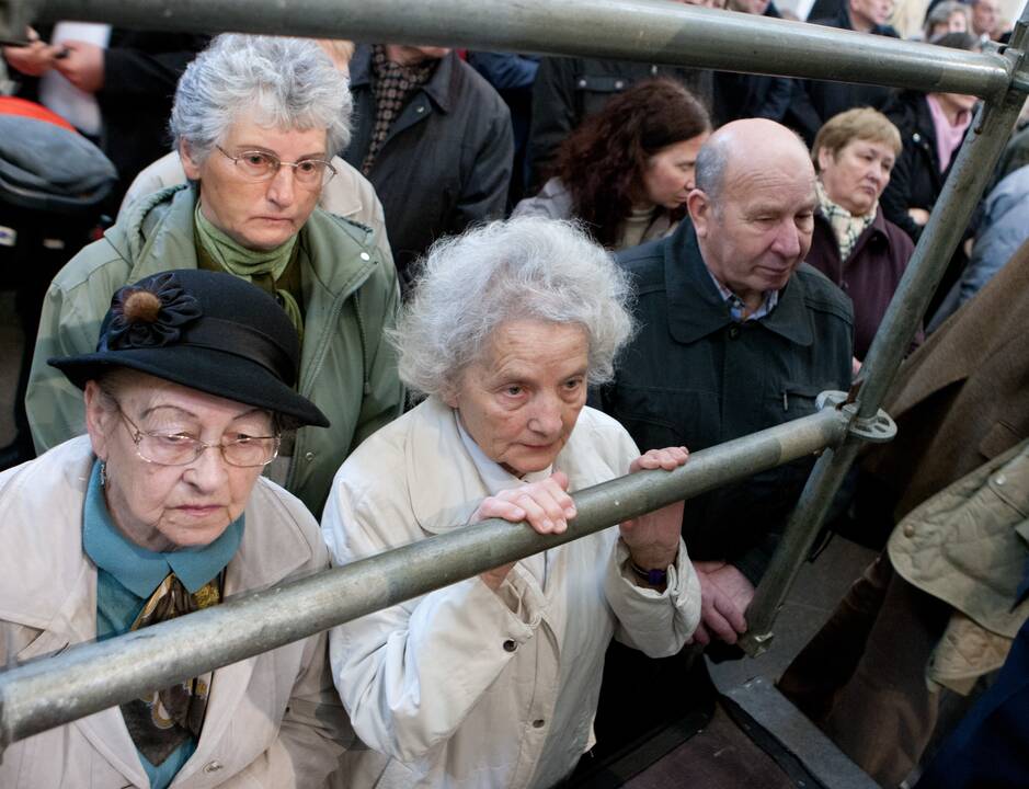 Kitais metais planuojama baigti per krizę sumažintų pensijų kompensavimą