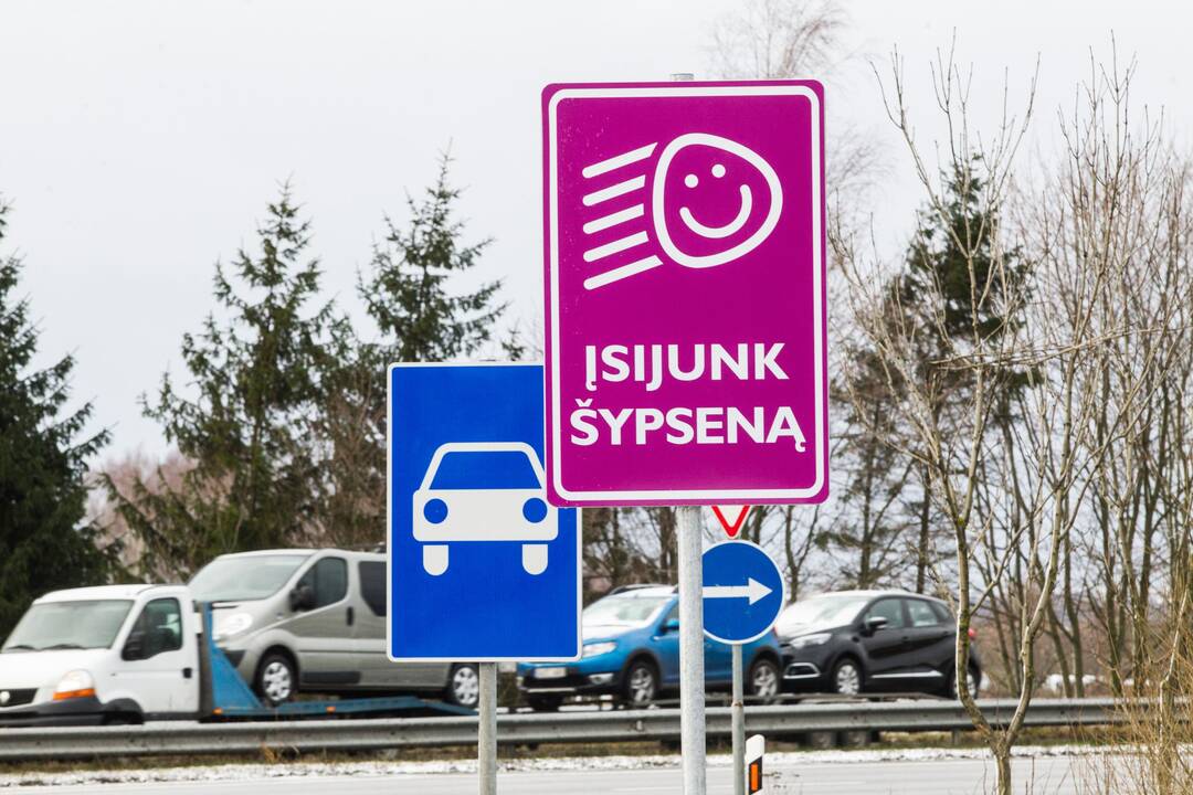 Pirmasis „Nulis pykčio“ stendas – intensyviausiame šalies kelyje