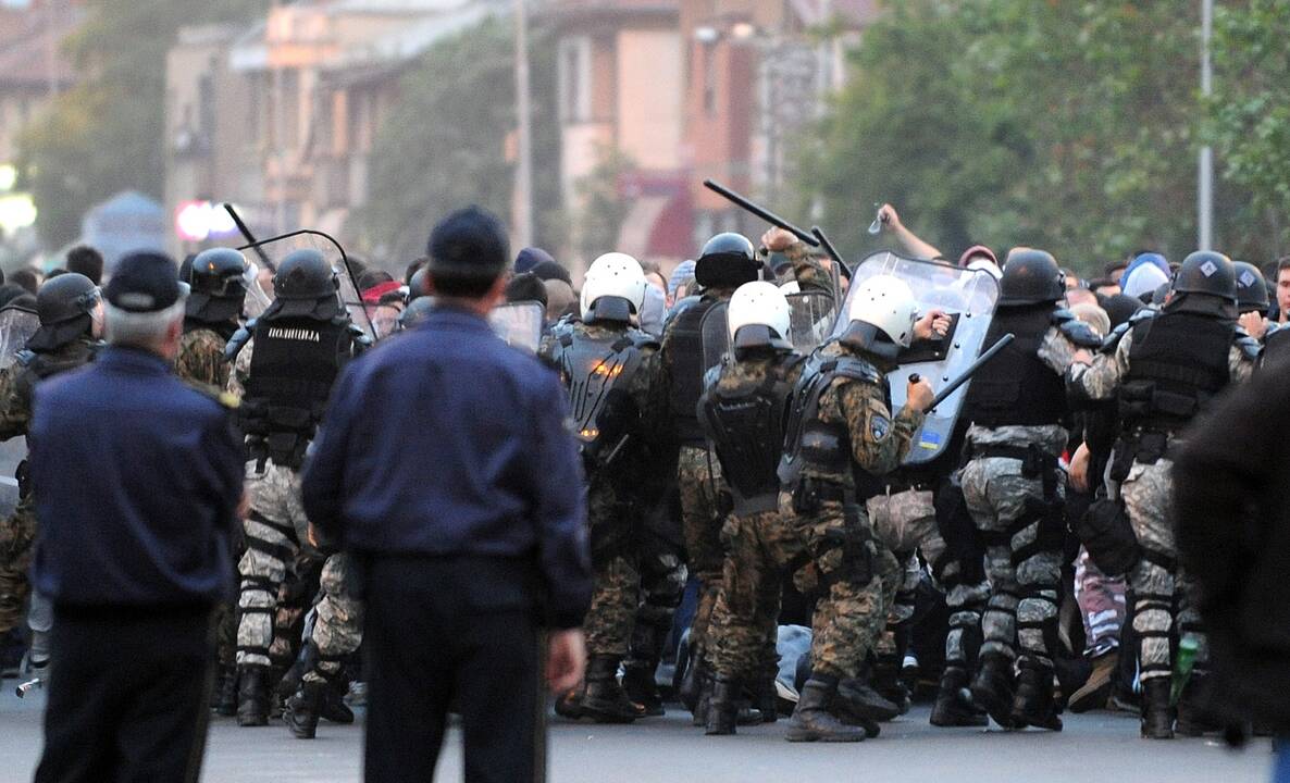 Makedonijoje per protestą dėl paauglio nužudymo nukentėjo 6 policininkai