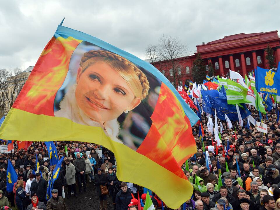 Ukrainos vyriausybė: šalis nutraukia pasiruošimą sutarties su ES pasirašymui