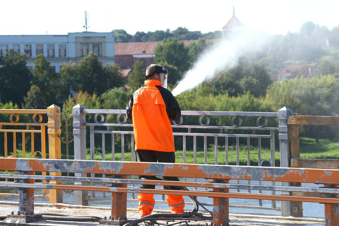 Dėl remontuojamo P. Vileišio tilto vairuotojai strigo spūstyse