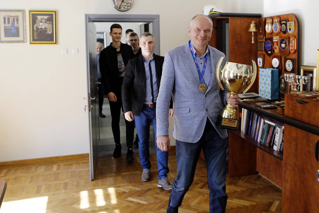 Meras pasveikino "Amber Queen" tinklinio komandą