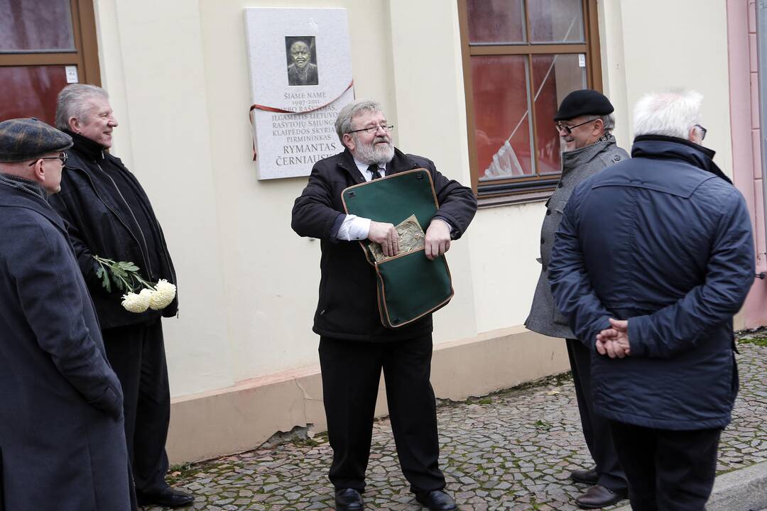 Atidengta atminimo lenta Rymantui Černiauskui