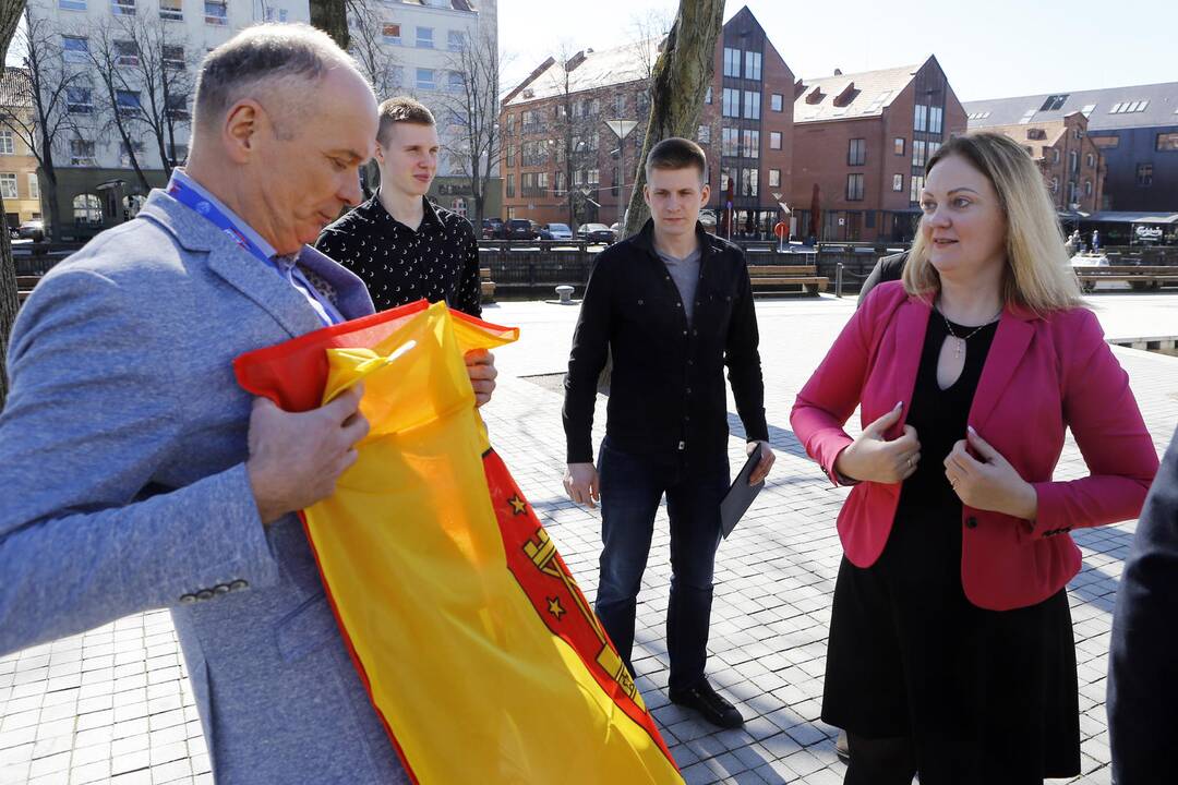 Meras pasveikino "Amber Queen" tinklinio komandą