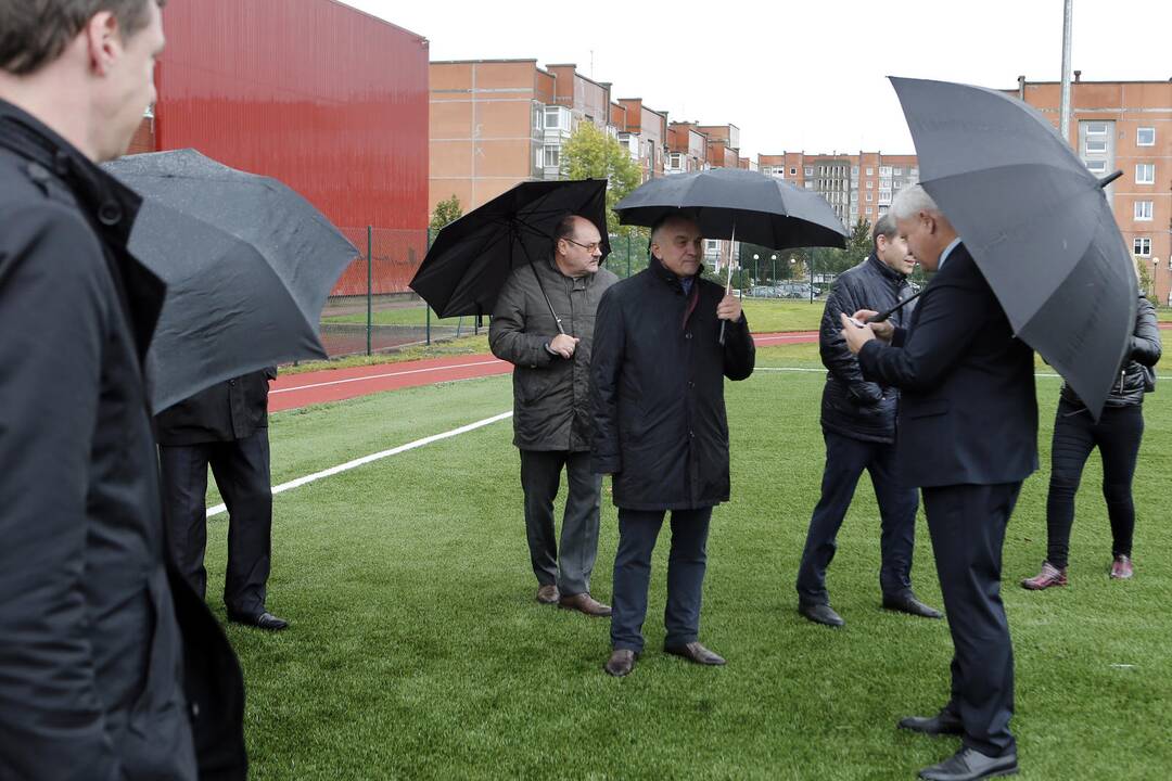 Du atnaujinti sporto aikštynai