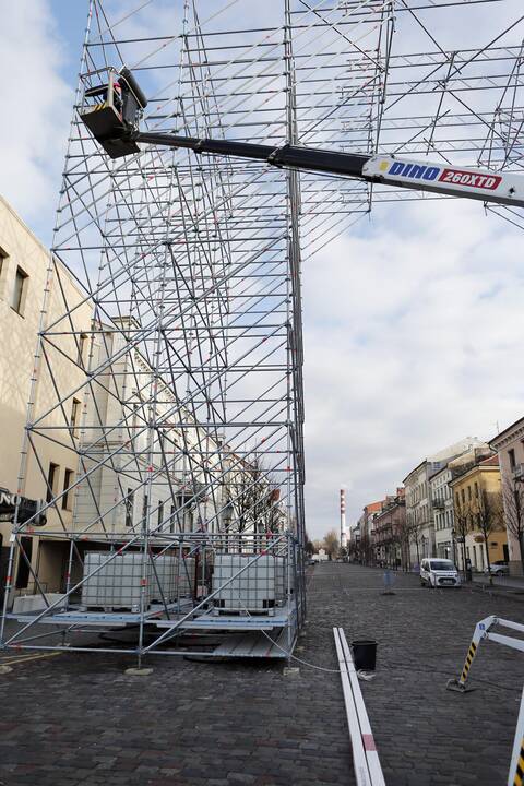 Pasiruošimas Šviesų festivaliui tęsiasi