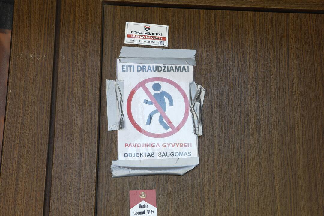 Istorija virsta griuvėsiais