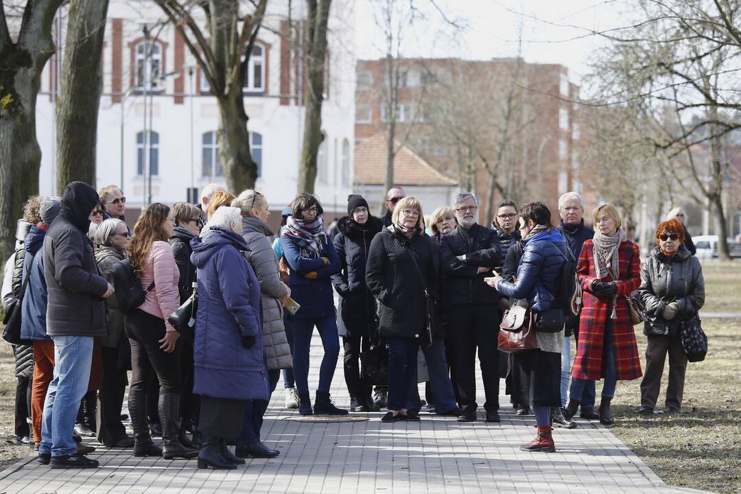 Skulptūrų parke – "Vynerio arbatėlė"