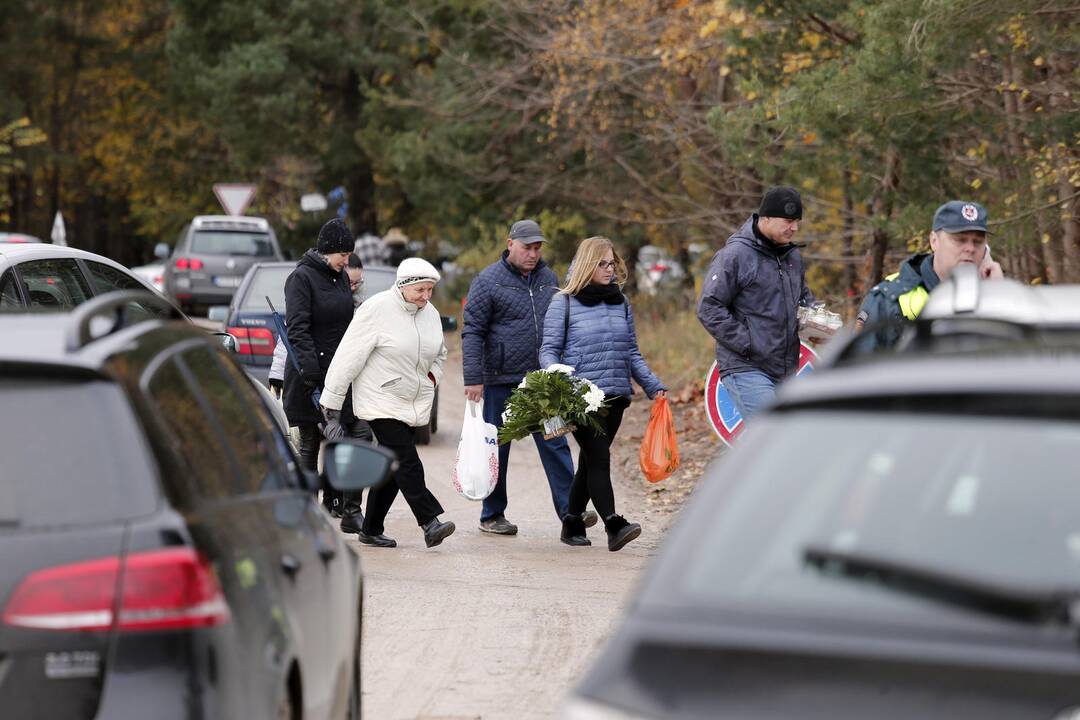 Lapkričio – 1-oji Lėbartų kapinėse