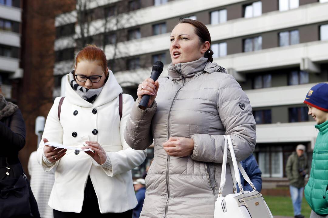 Klaipėdiečių protestas prieš vaikų paėmimą iš šeimų