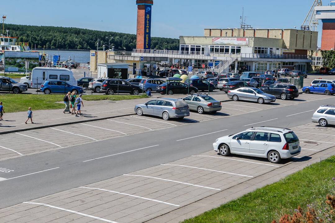 Automobilių eilės į Neringą