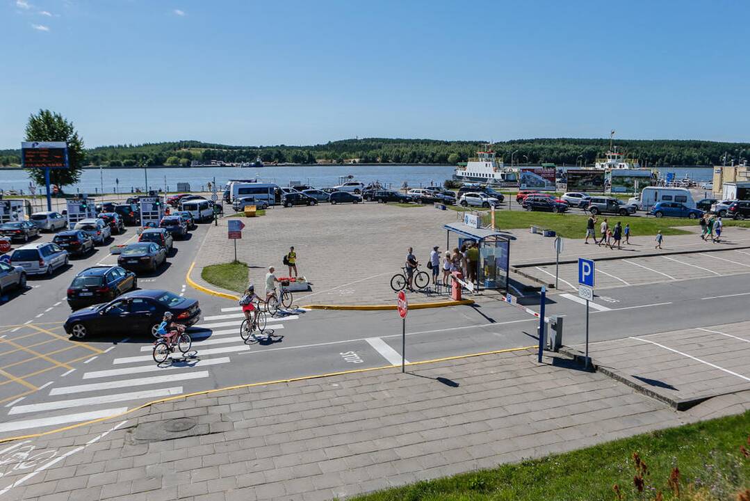 Automobilių eilės į Neringą