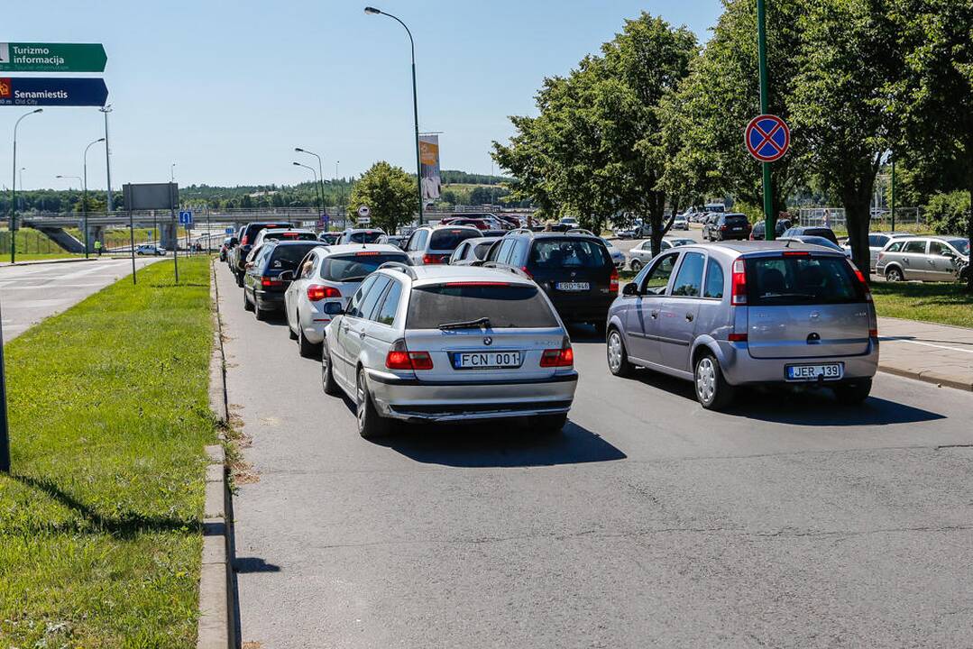 Automobilių eilės į Neringą