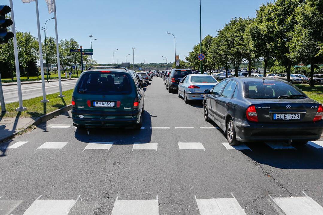 Automobilių eilės į Neringą