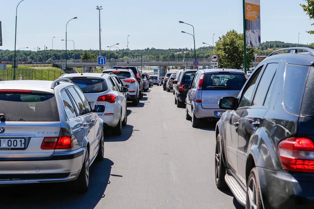 Automobilių eilės į Neringą