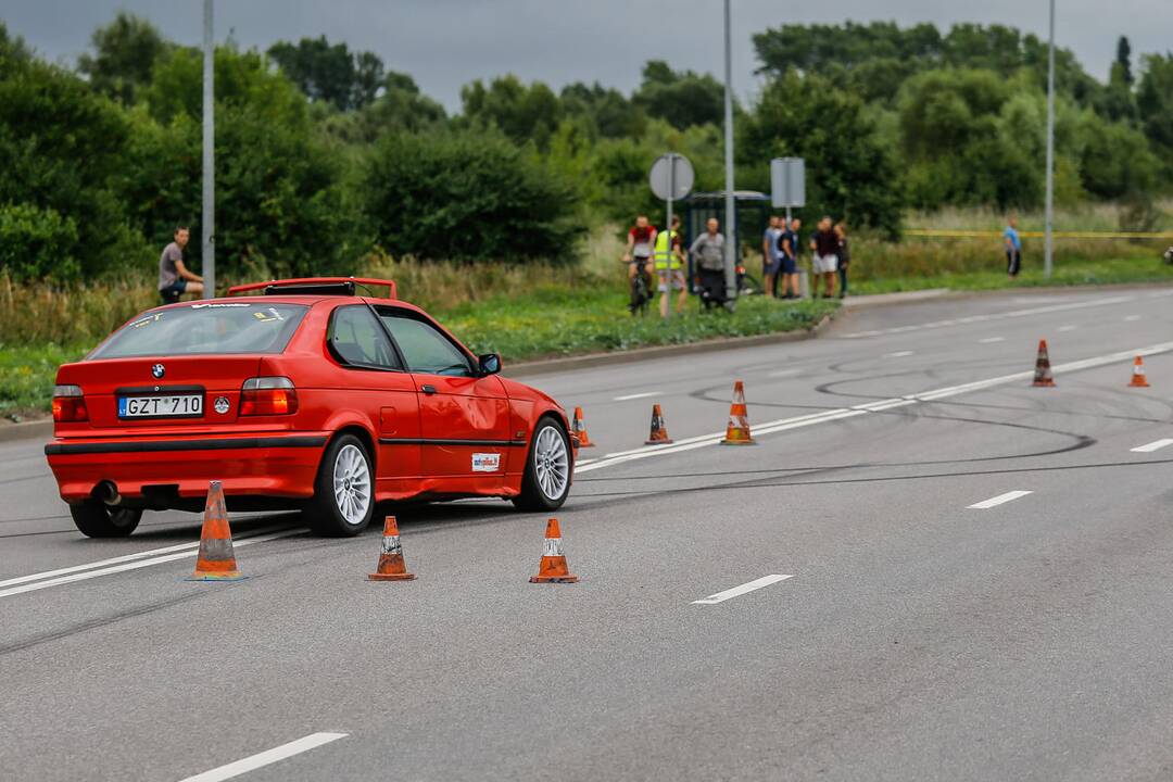 Automobilių slalomo varžybos Klaipėdoje