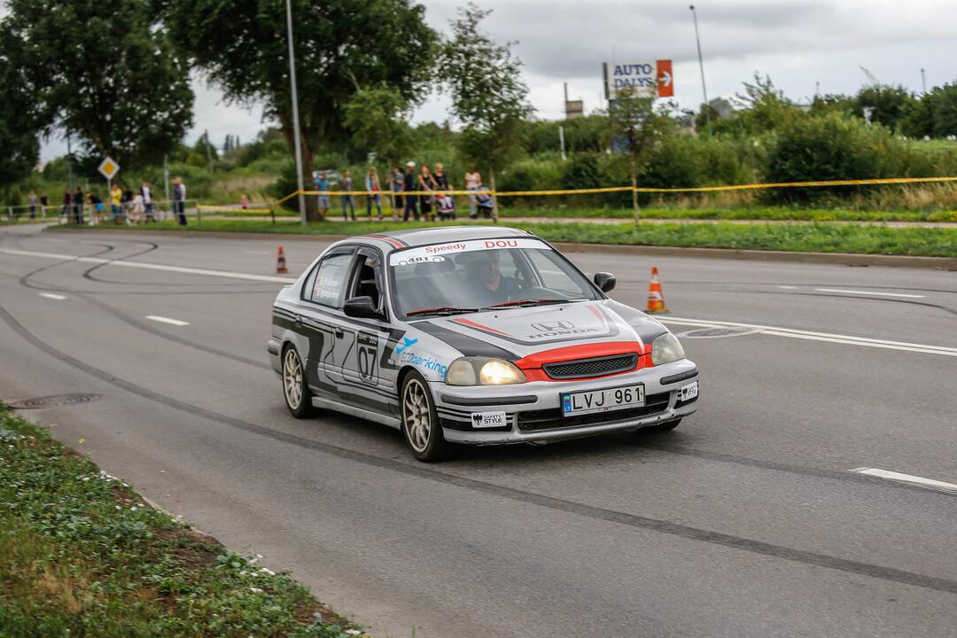 Automobilių slalomo varžybos Klaipėdoje