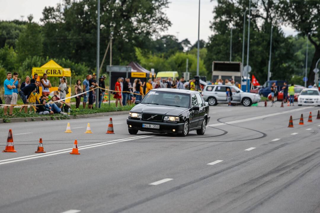 Automobilių slalomo varžybos Klaipėdoje