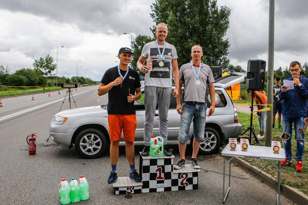 Automobilių slalomo varžybos Klaipėdoje