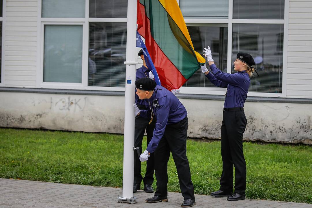 Atidaryta kadetų mokykla