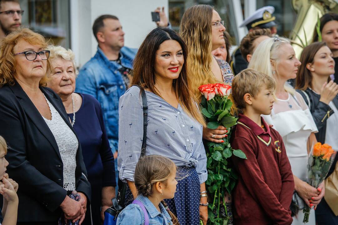 Atidaryta kadetų mokykla