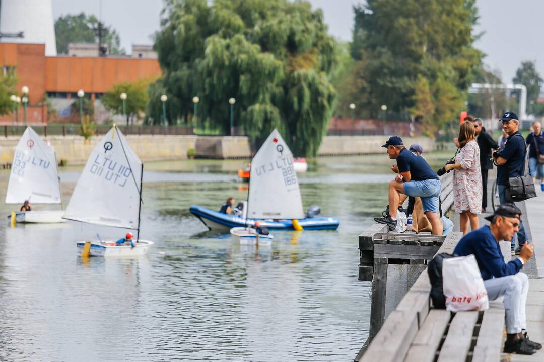 Jaunųjų buriuotojų regata "Meridiano" taurei laimėti