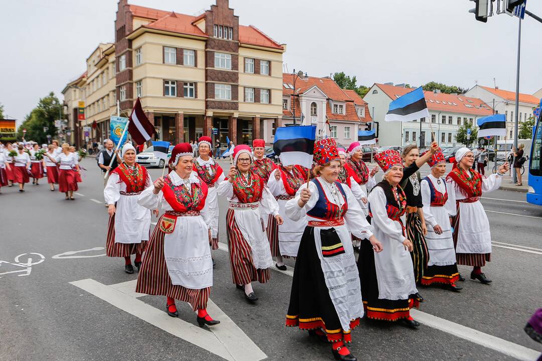 Klaipėda iškilmingai švenčia Valstybės dieną