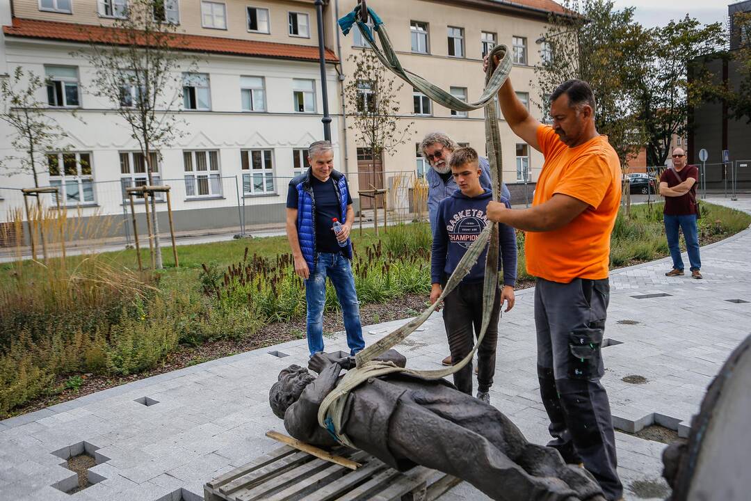 Pastatytas paminklas Vydūnui