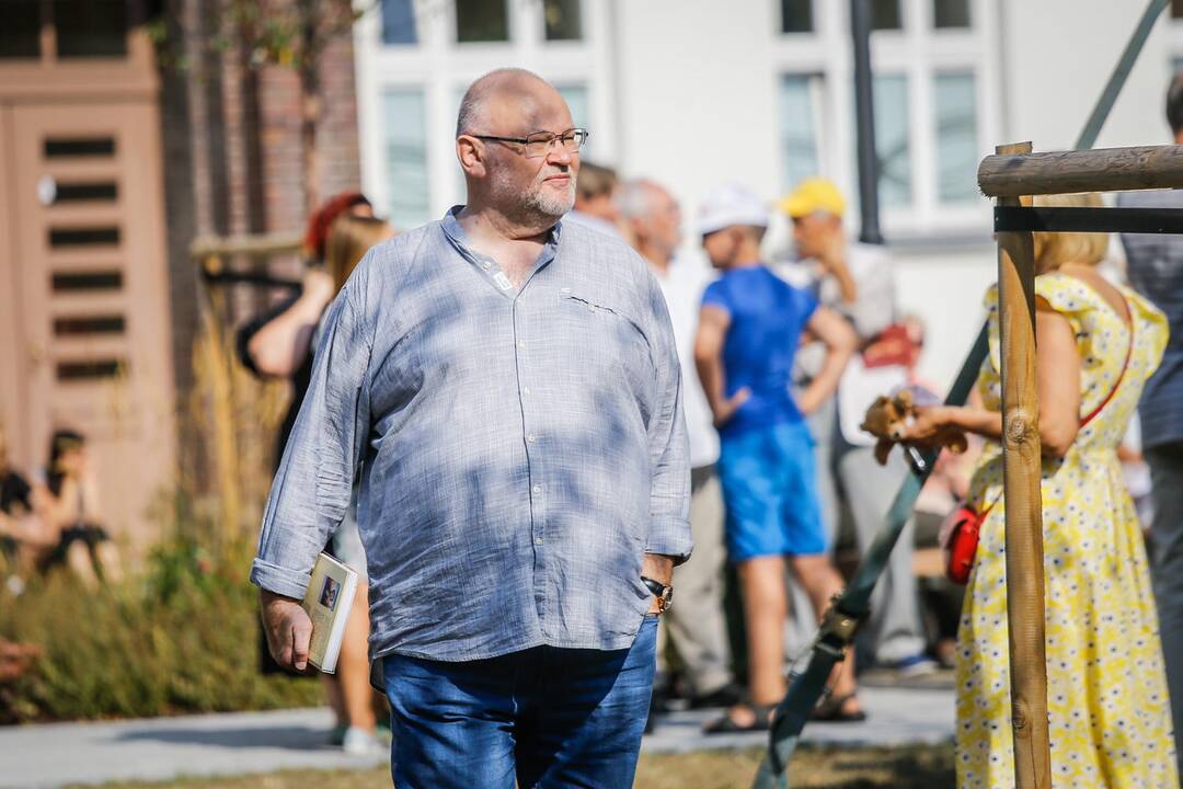 Atidengtas paminklas Vydūnui