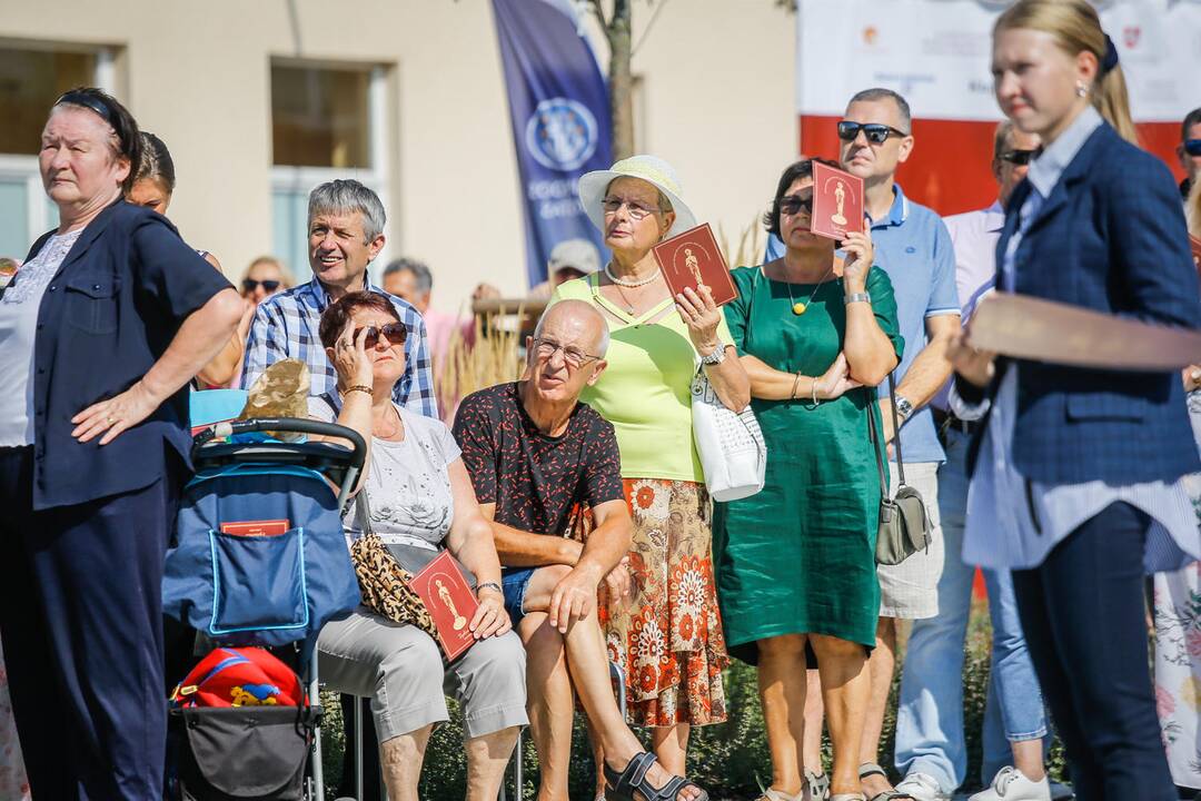 Atidengtas paminklas Vydūnui