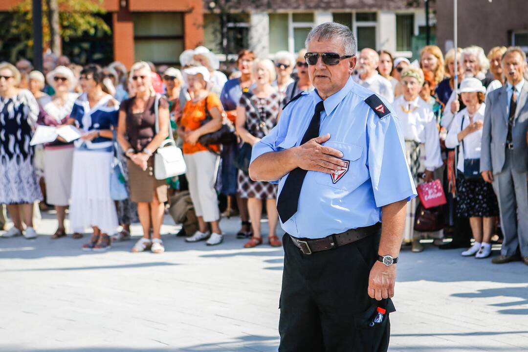 Atidengtas paminklas Vydūnui