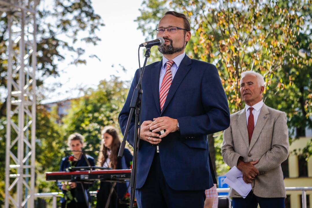 Atidengtas paminklas Vydūnui