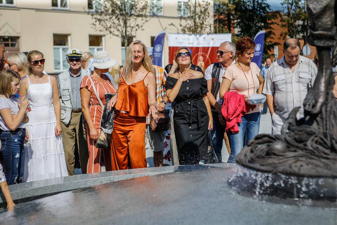 Atidengtas paminklas Vydūnui