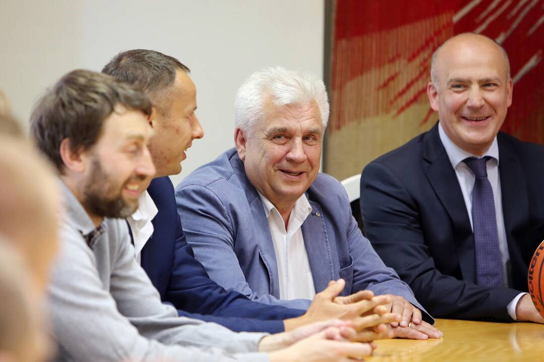 Meras pasveikino "Neptūno" komandą