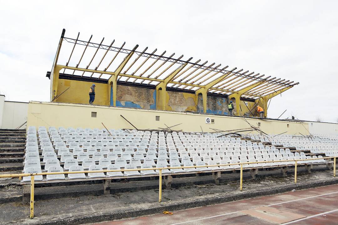 Stadione nebeliko VIP tribūnos