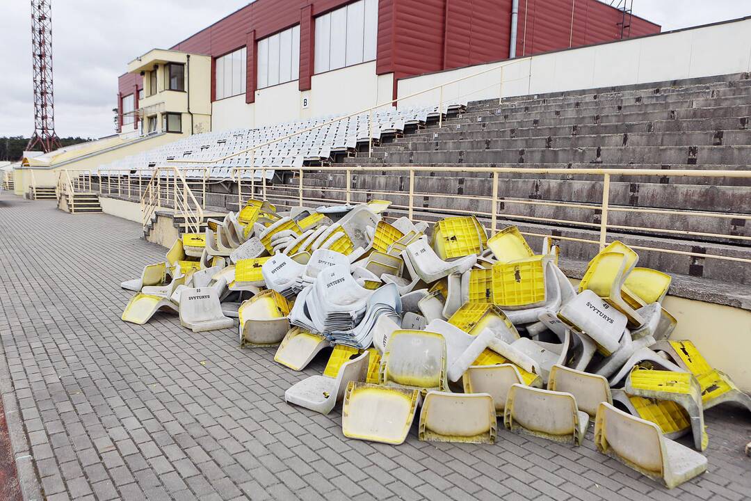 Stadione nebeliko VIP tribūnos