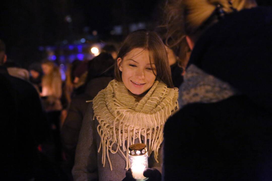 Klaipėdiečiai pagerbė teroro aukas Paryžiuje