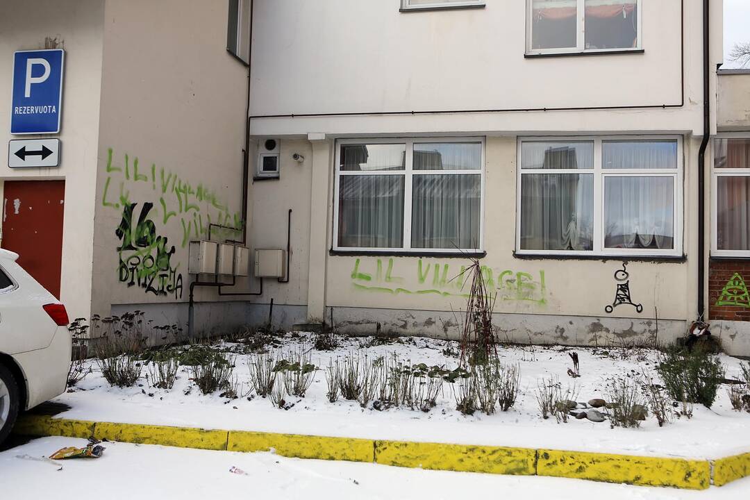 Graffiti Kretingos gatvėje