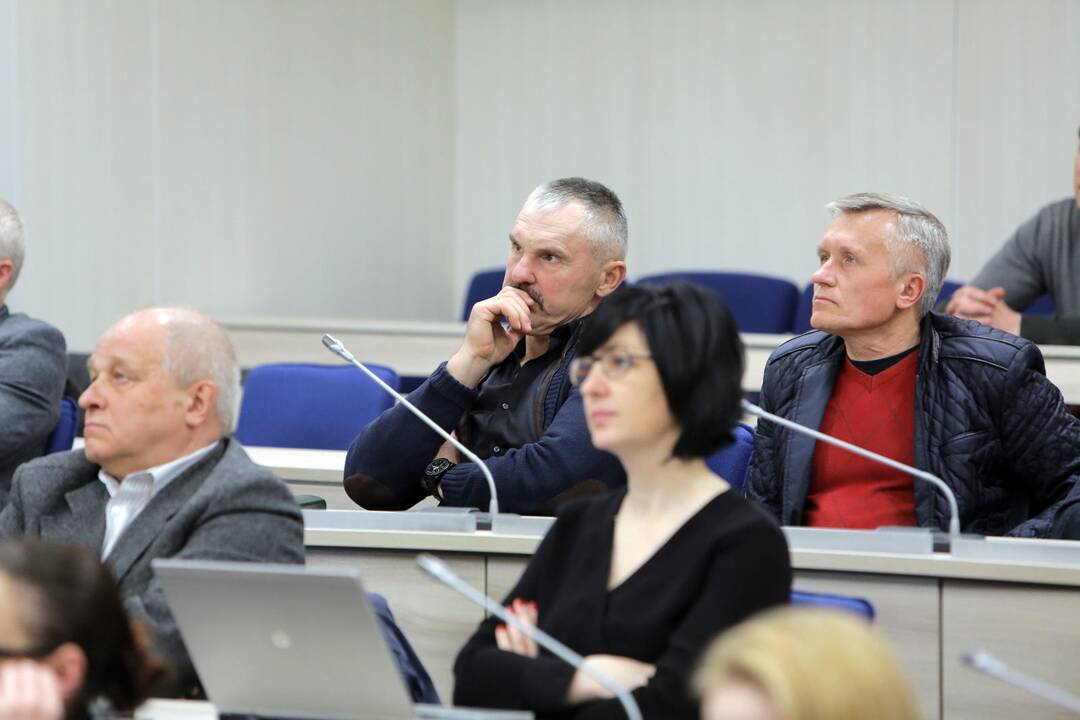 Pristatytas futbolo mokyklos projektas