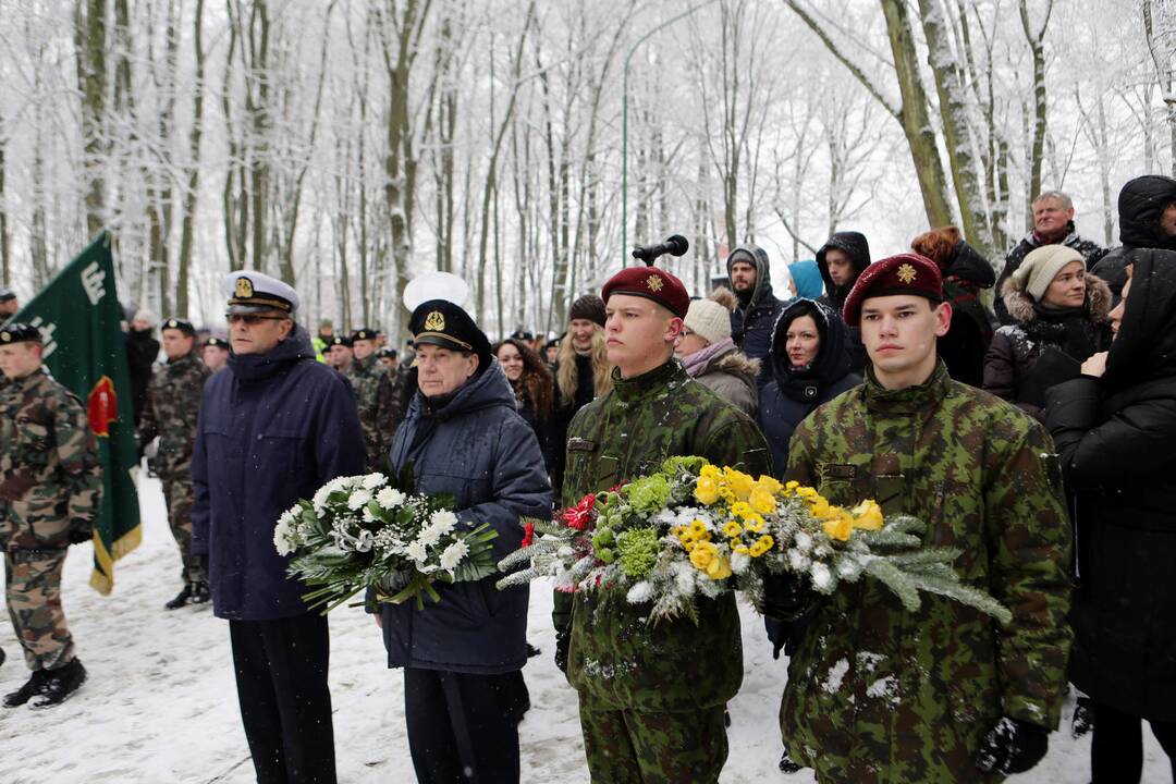 Žuvusiųjų pagerbimo ceremoniją prie paminklo 1923 m. sukilimo dalyviams
