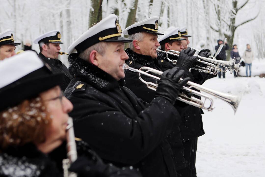 Žuvusiųjų pagerbimo ceremoniją prie paminklo 1923 m. sukilimo dalyviams